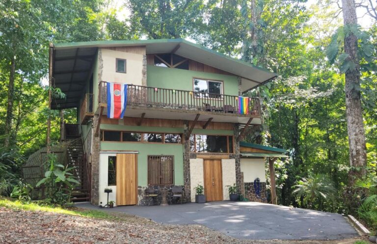 Dschungel Haus in Quepos, Costa Rica