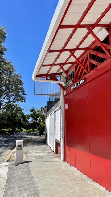 LEGAL coop Gebäude links