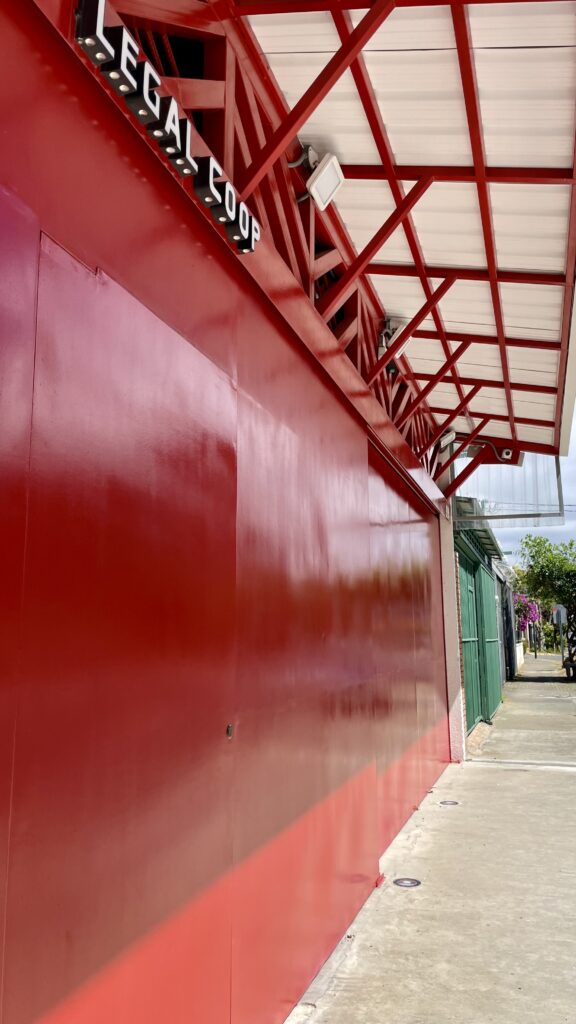 LEGAL coop Gebäude rechts